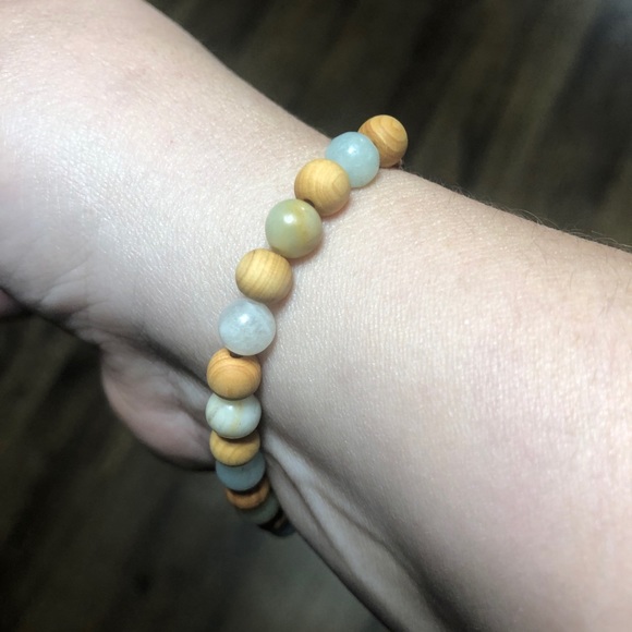 Handmade Amazon night sandalwood crossbar bracelet - Picture 2 of 3